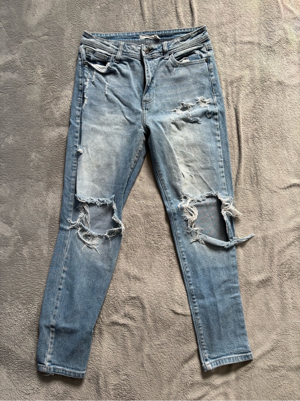 Cello Size 9/29 High Rise Distressed Rip Straight Leg Jeans Relaxed Light Wash